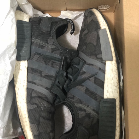 Adidas NMD R1 CBLACK - Picture 1 of 6